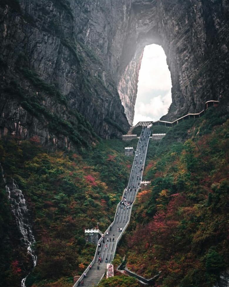 @rkrkrk_Tianmen-Mountain-region-Gate